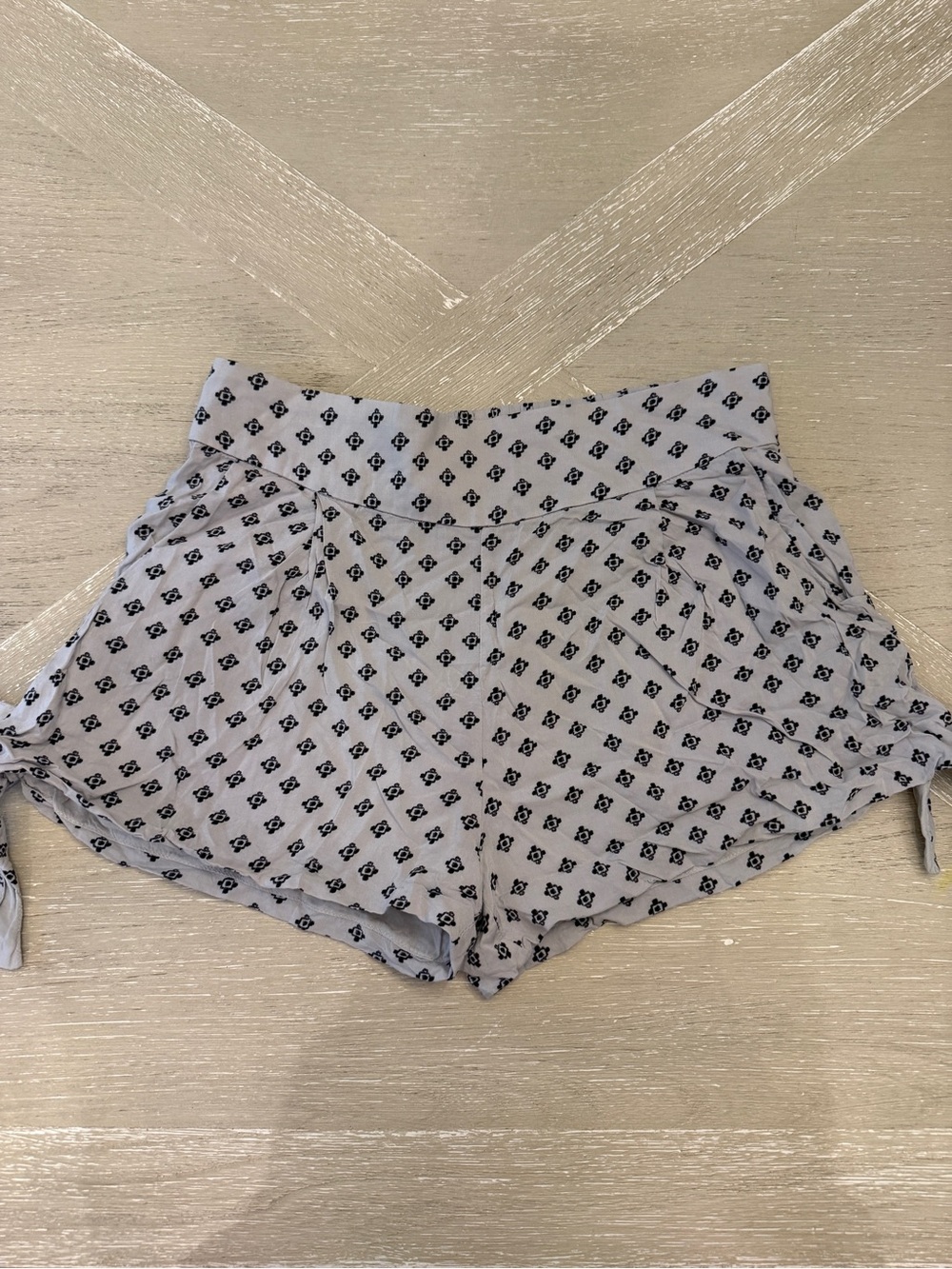 Free People Light Gray Printed Boho Shorts XS